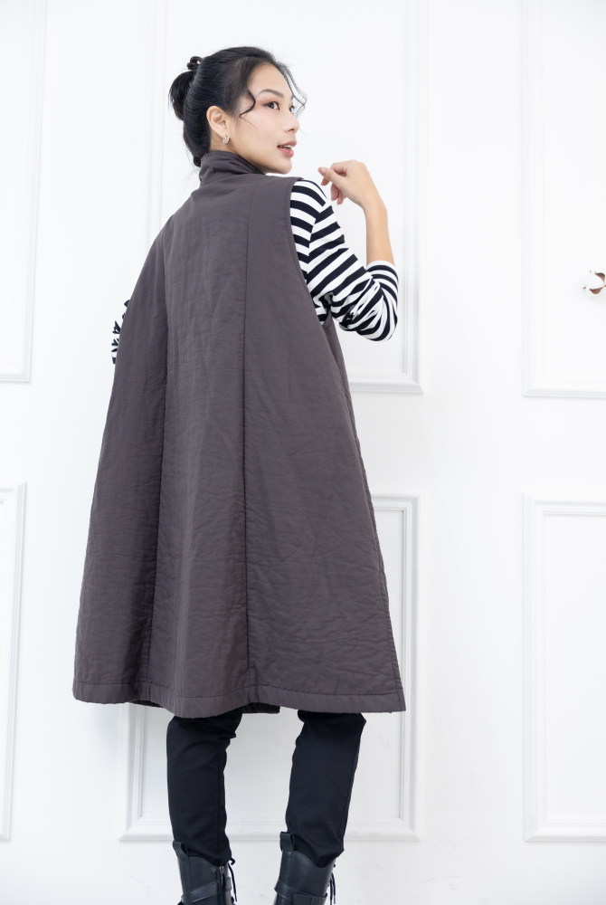 조끼 立領珍珠貝扣長版背心 / 咖啡色