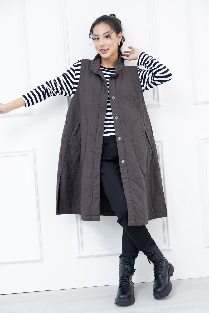 조끼 立領珍珠貝扣長版背心 / 咖啡色