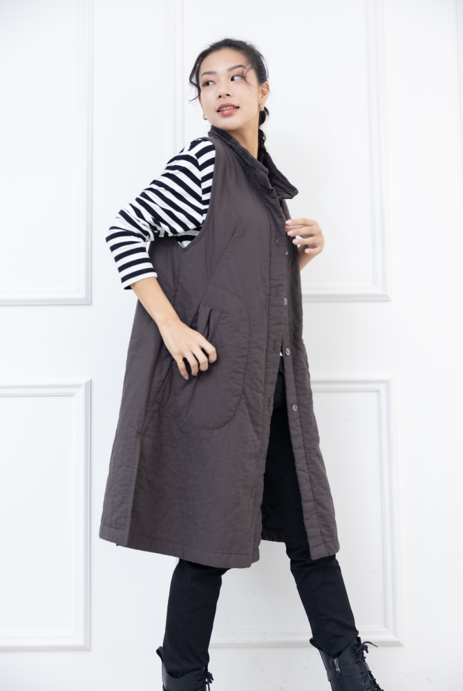 조끼 立領珍珠貝扣長版背心 / 咖啡色