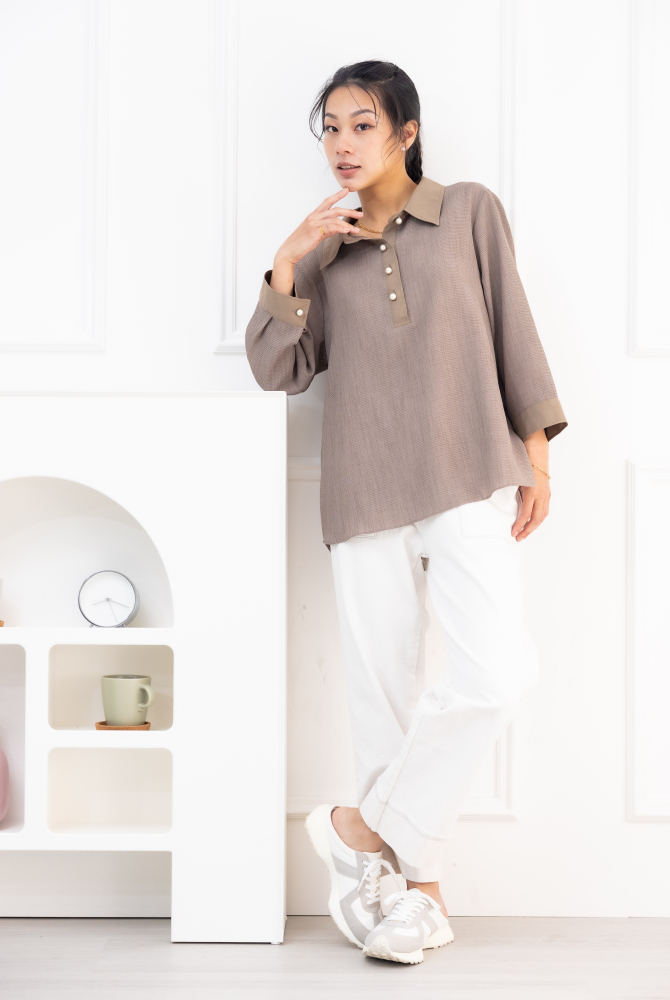 긴팔 珍珠扣長袖上衣／奶茶色