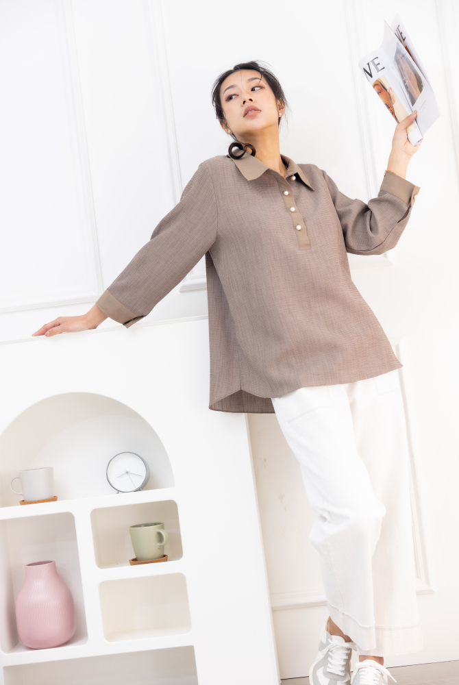 긴팔 珍珠扣長袖上衣／奶茶色