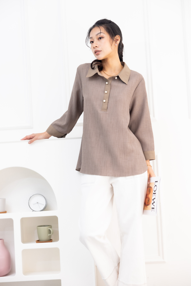 긴팔 珍珠扣長袖上衣／奶茶色