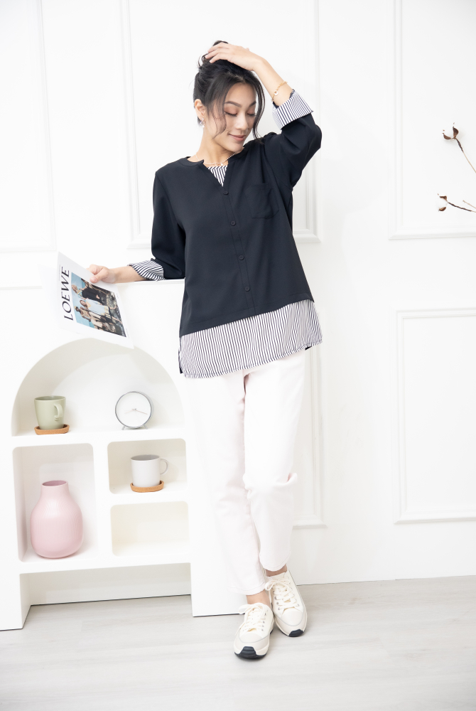 긴팔 衣襬白底黑條紋長袖上衣／黑色