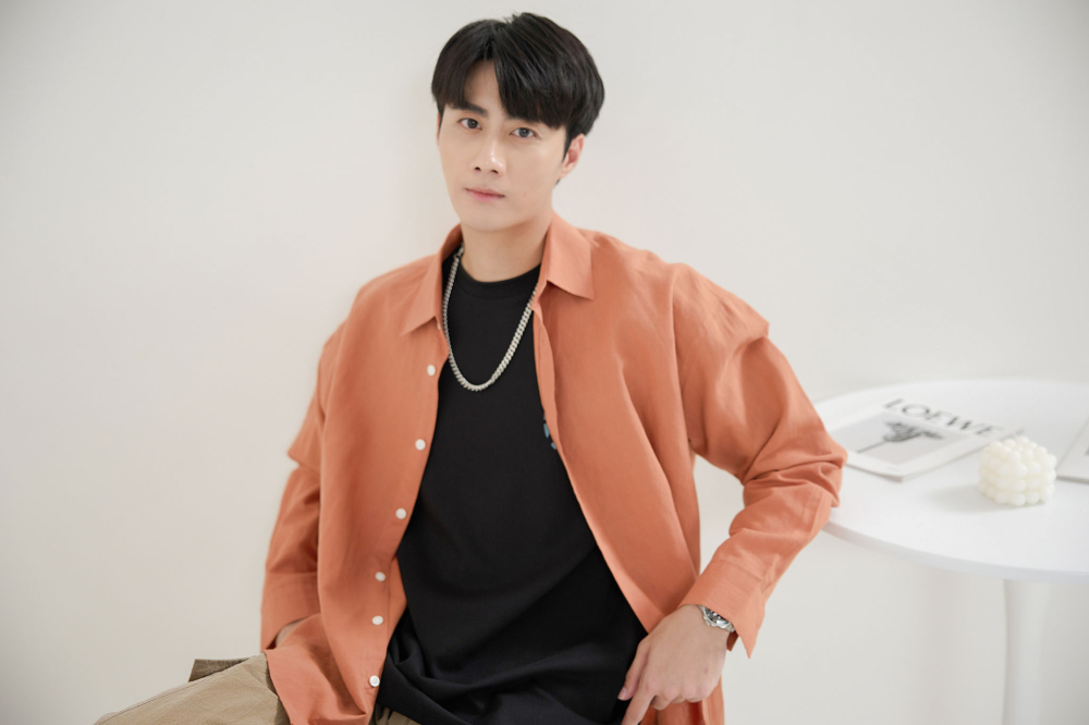 셔츠 磚土色麻織長袖上衣