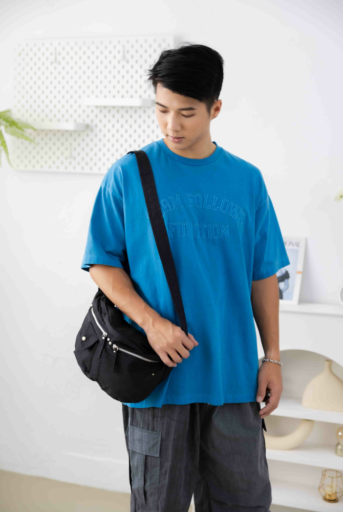 반팔 立體字短袖上衣