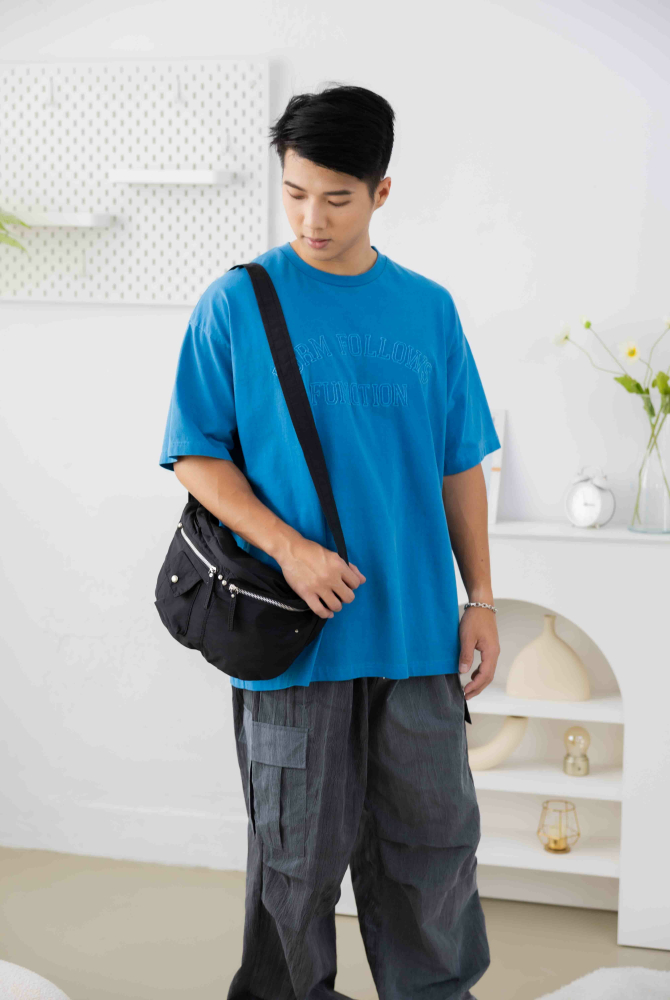 반팔 立體字短袖上衣