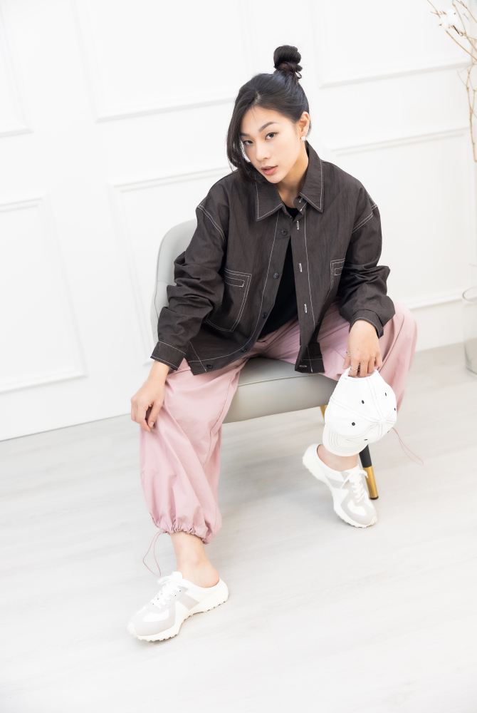 코트 白色車縫線長袖外套 / 黑色