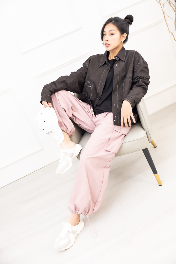 코트 白色車縫線長袖外套 / 黑色