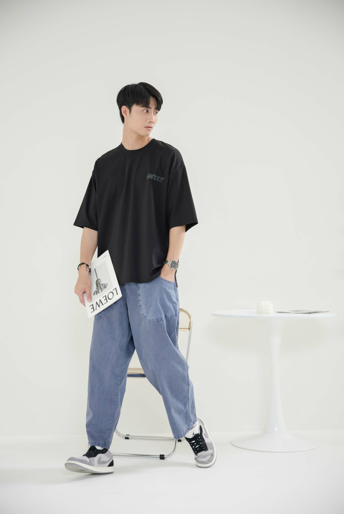 반팔 鐳射暴力熊落肩短袖上衣／黑色