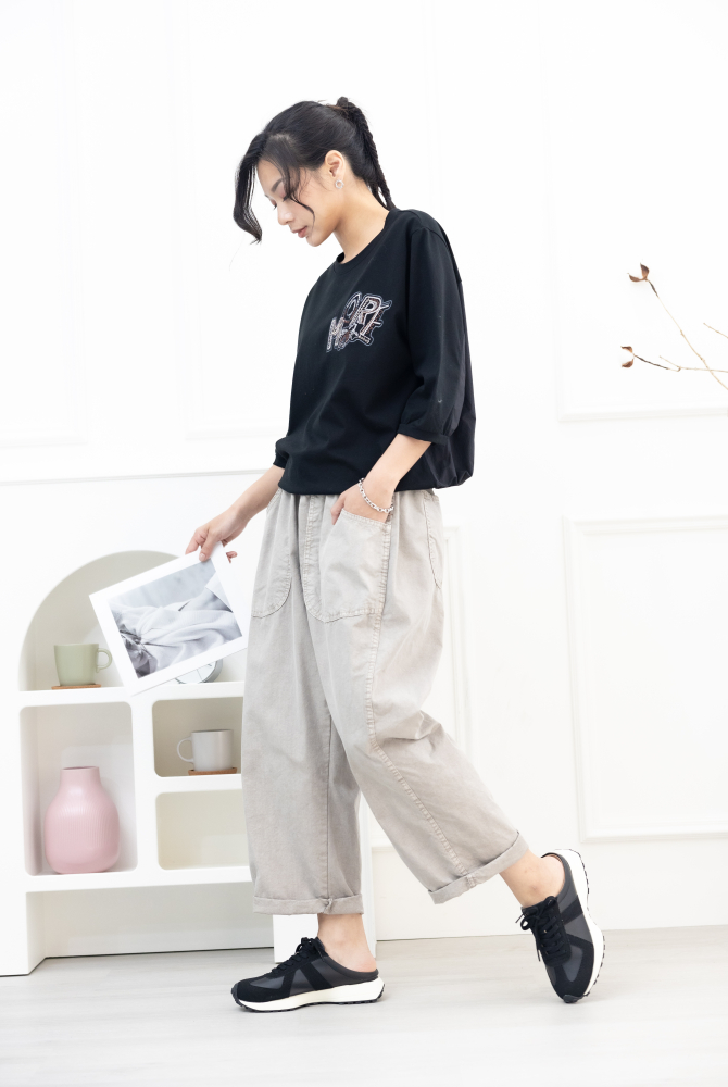 긴 바지 輕薄寬版長褲/淺卡其色