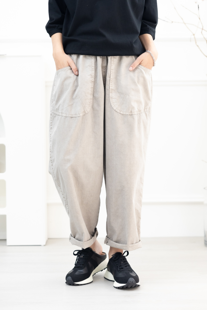 긴 바지 輕薄寬版長褲/淺卡其色