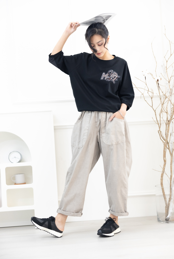 긴 바지 輕薄寬版長褲/淺卡其色