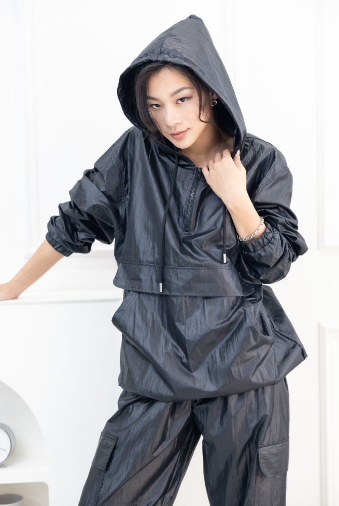 긴팔 防潑水連帽長袖上衣 / 黑色