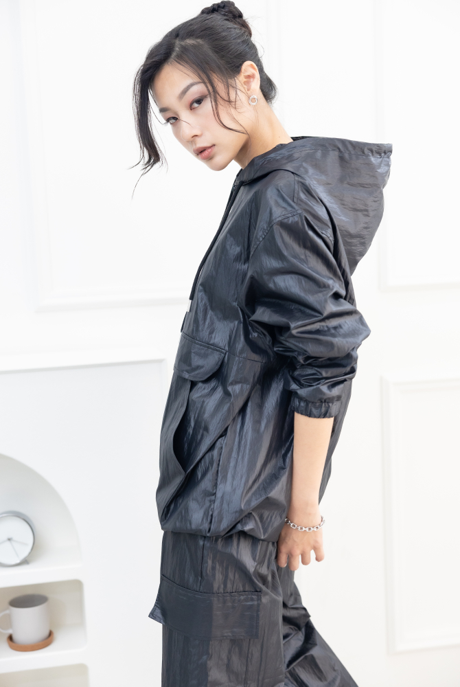 긴팔 防潑水連帽長袖上衣 / 黑色