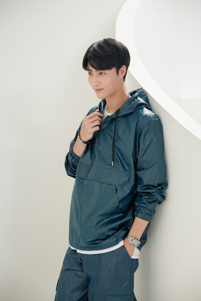 긴팔 防潑水連帽長袖上衣 / 藍綠色