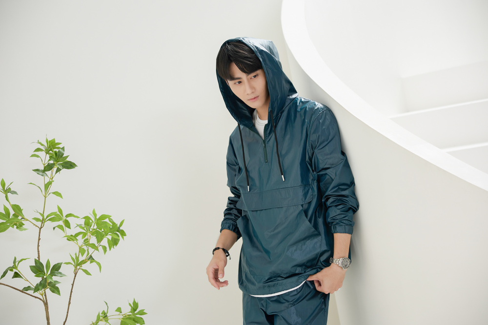 긴팔 防潑水連帽長袖上衣 / 藍綠色