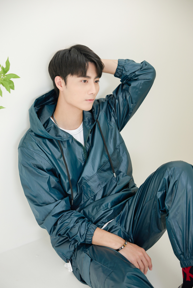 긴팔 防潑水連帽長袖上衣 / 藍綠色