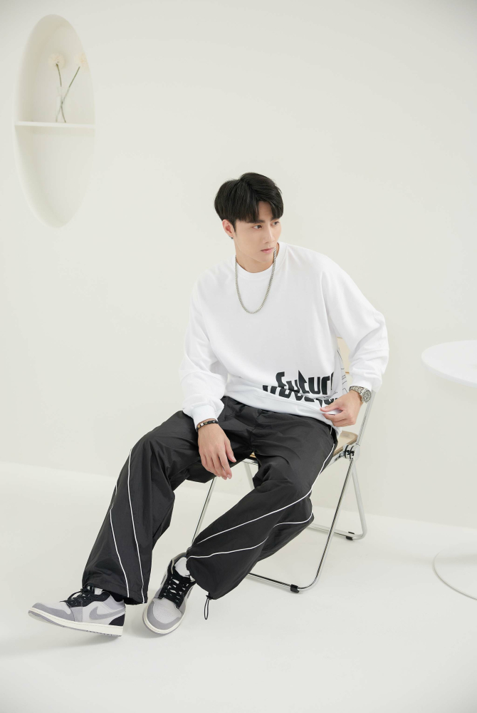 긴팔 造型下擺長袖上衣 / 白色