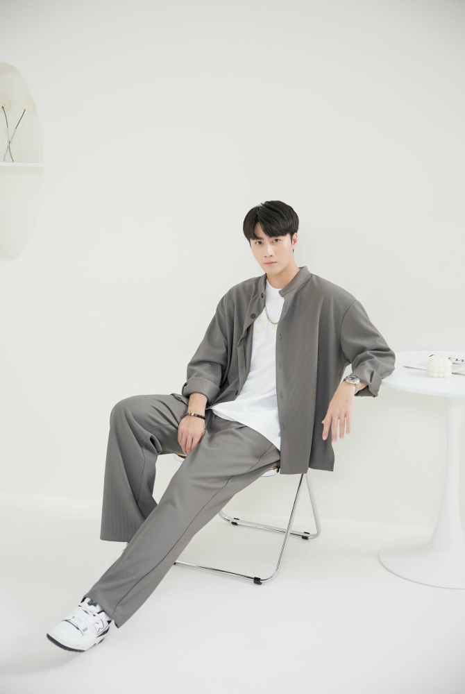 코트 直紋長袖外套 / 深灰色