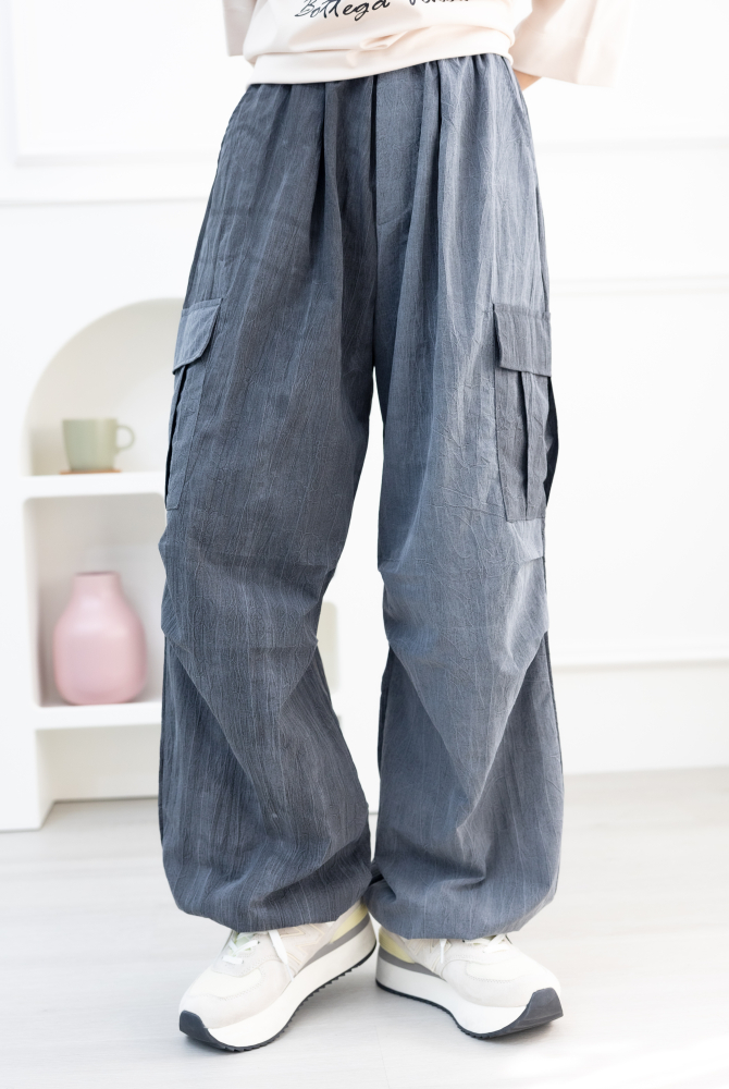 긴 바지 丹寧染色感長褲／深灰色