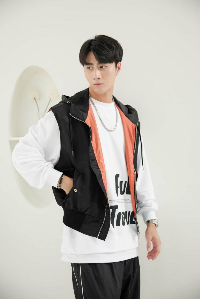 조끼 內裡橘色連帽背心／黑色