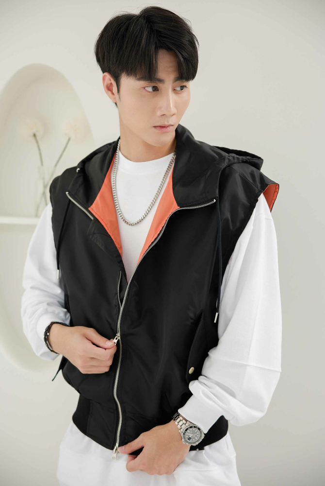 조끼 內裡橘色連帽背心／黑色