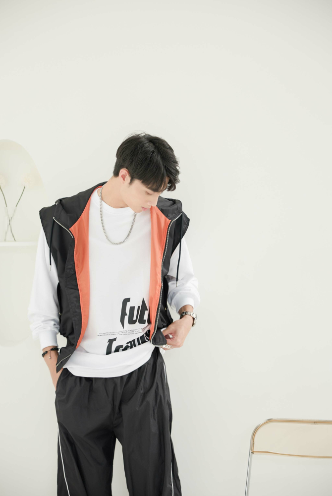 조끼 內裡橘色連帽背心／黑色