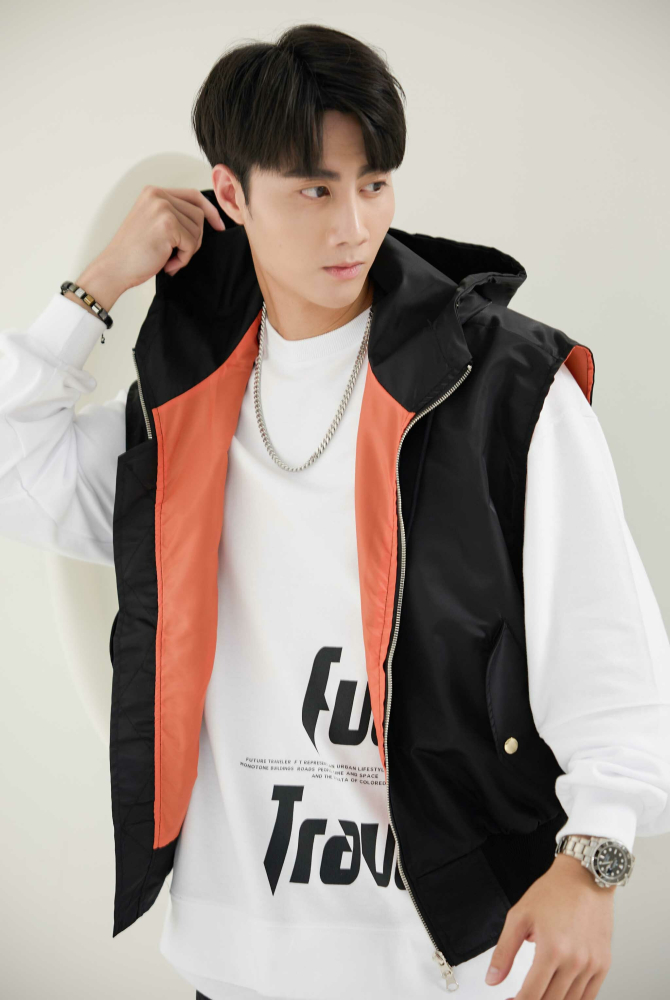 조끼 內裡橘色連帽背心／黑色