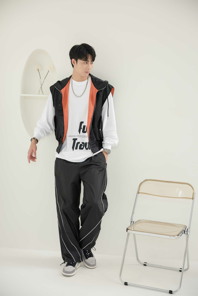 조끼 內裡橘色連帽背心／黑色