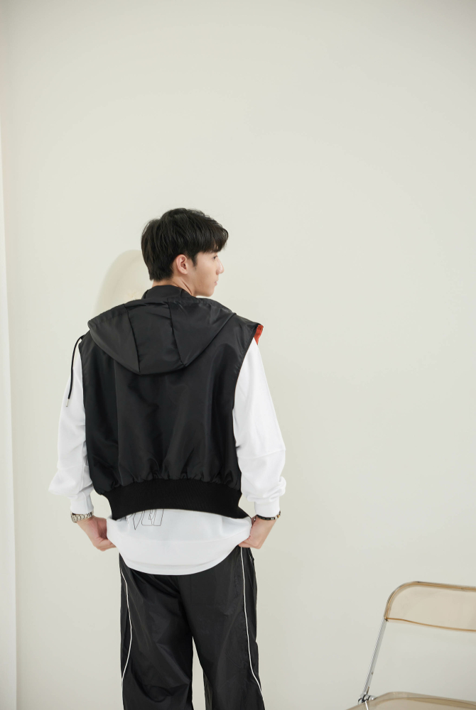 조끼 內裡橘色連帽背心／黑色