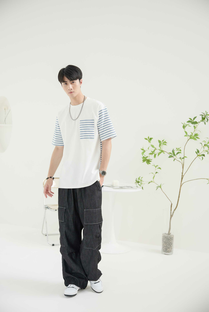 반팔 條紋口袋短袖上衣／白底淺藍條紋