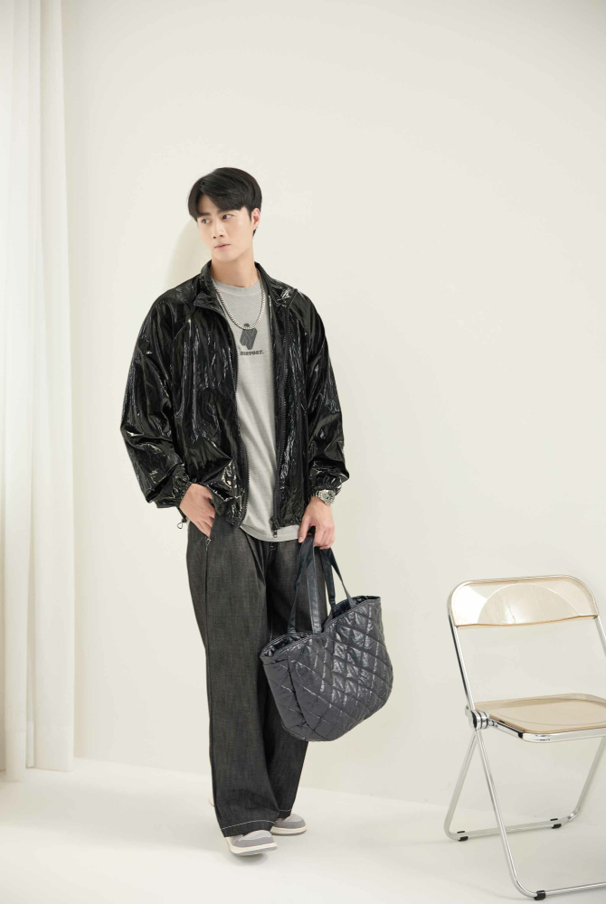 코트 亮面長袖外套／黑色