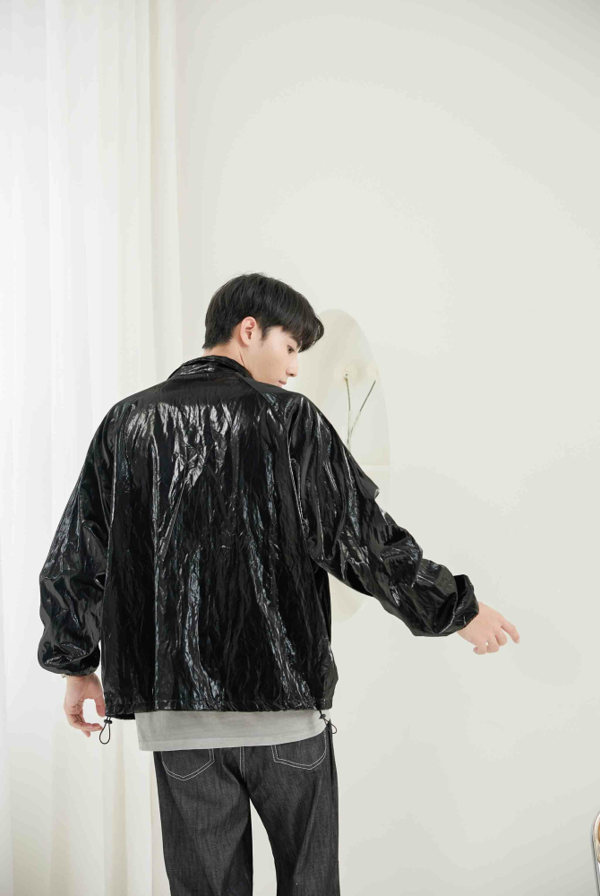 코트 亮面長袖外套／黑色