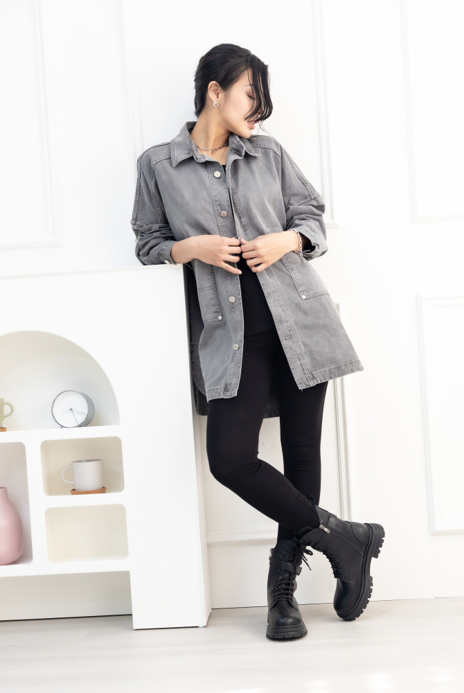 코트 圓弧下擺牛仔長袖外套／淺灰色