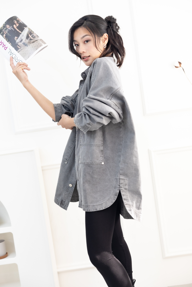 코트 圓弧下擺牛仔長袖外套／淺灰色