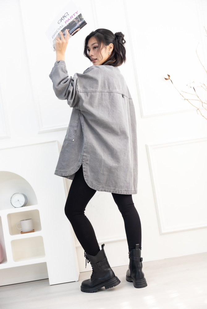 코트 圓弧下擺牛仔長袖外套／淺灰色