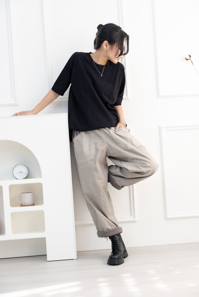 긴 바지 寬版直筒長褲／淺卡其色