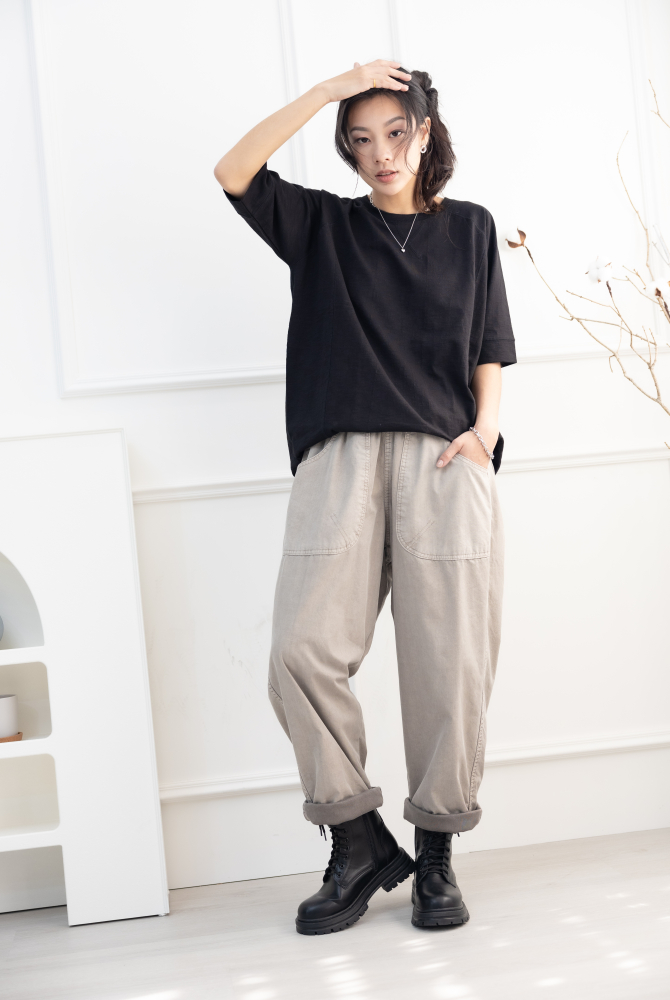 긴 바지 寬版直筒長褲／淺卡其色