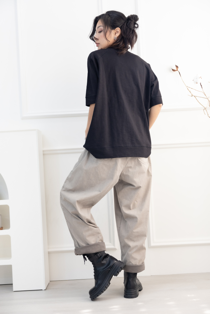 긴 바지 寬版直筒長褲／淺卡其色