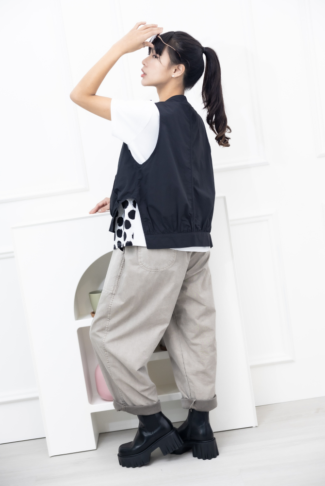 긴 바지 寬版直筒長褲／深灰色