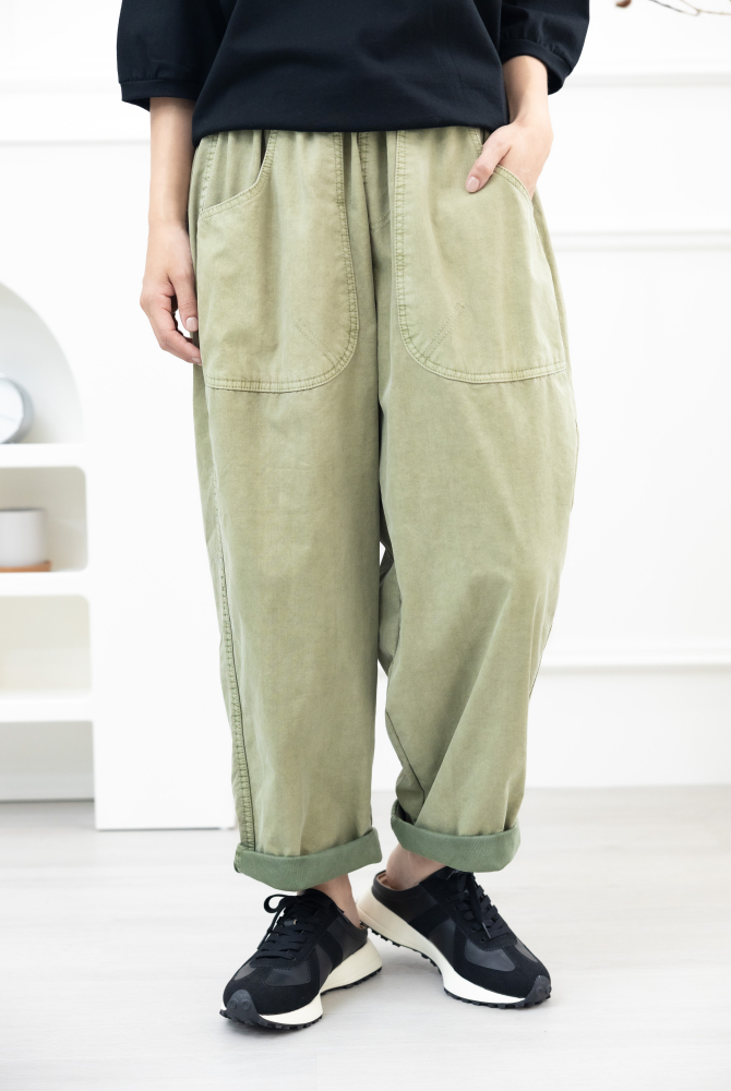 긴 바지 寬版直筒長褲/草綠色