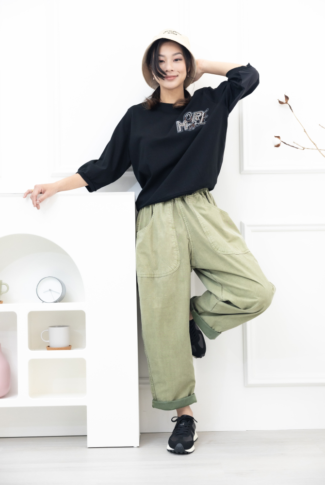 긴 바지 寬版直筒長褲/草綠色