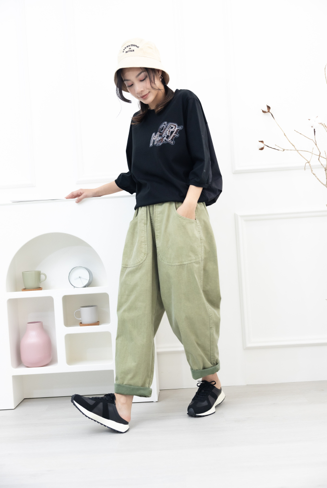 긴 바지 寬版直筒長褲/草綠色