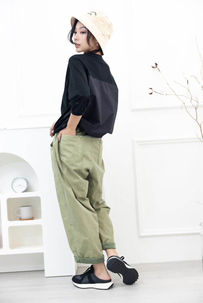 긴 바지 寬版直筒長褲/草綠色