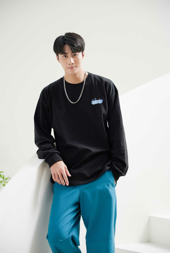 긴팔 火焰長袖上衣／黑色