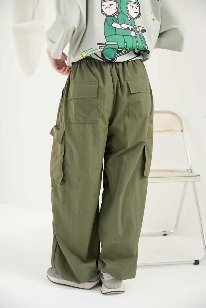 긴 바지 尼龍大口袋彈性長褲/軍綠色