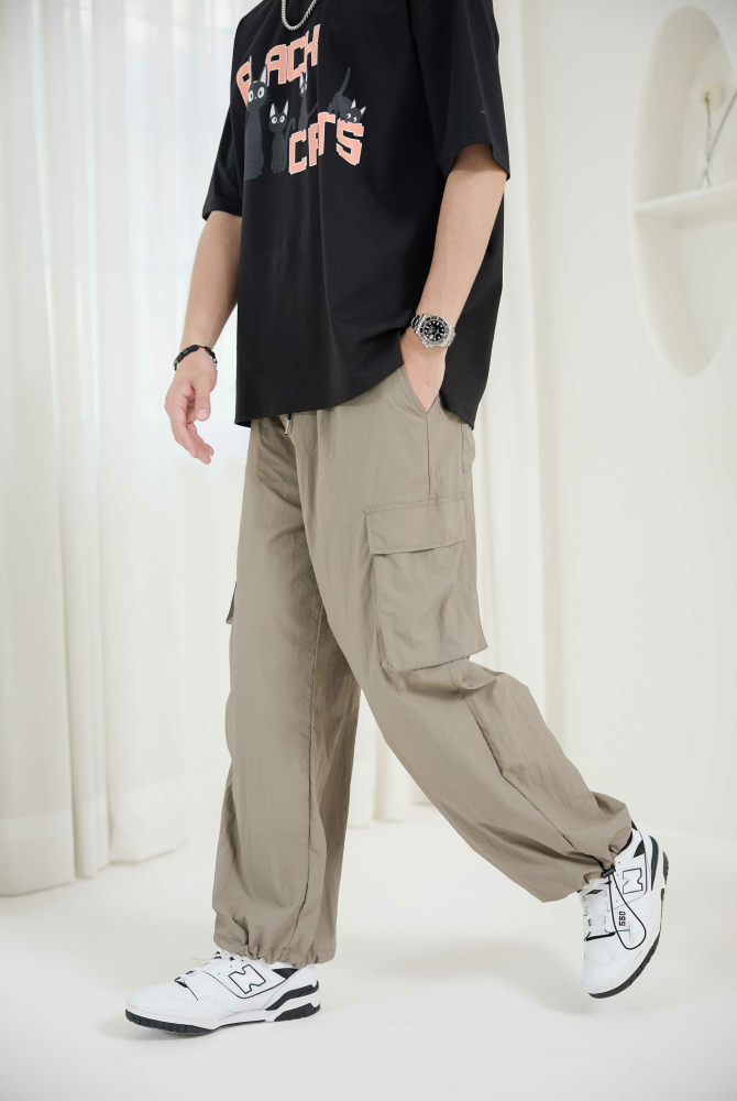 긴 바지 尼龍大口袋彈性長褲／奶茶色