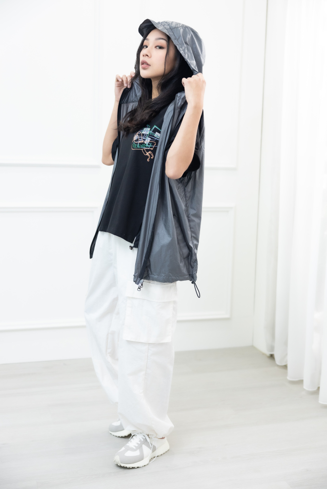 조끼 防潑水輕薄連帽背心／灰色
