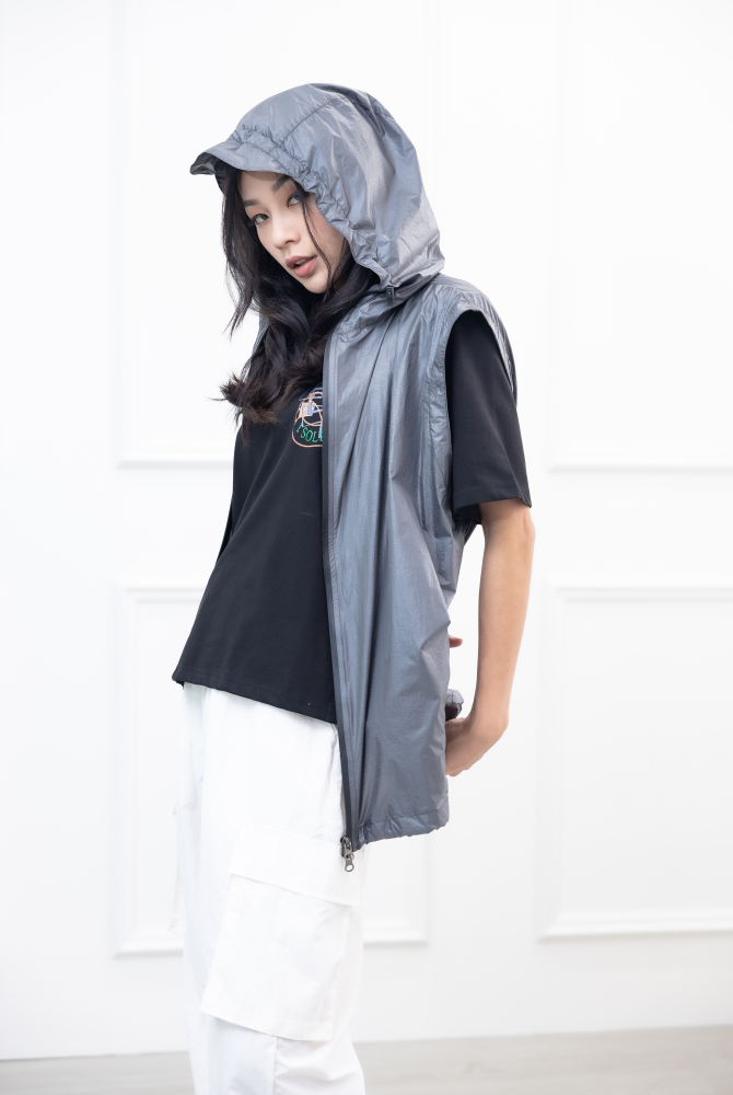 조끼 防潑水輕薄連帽背心／灰色