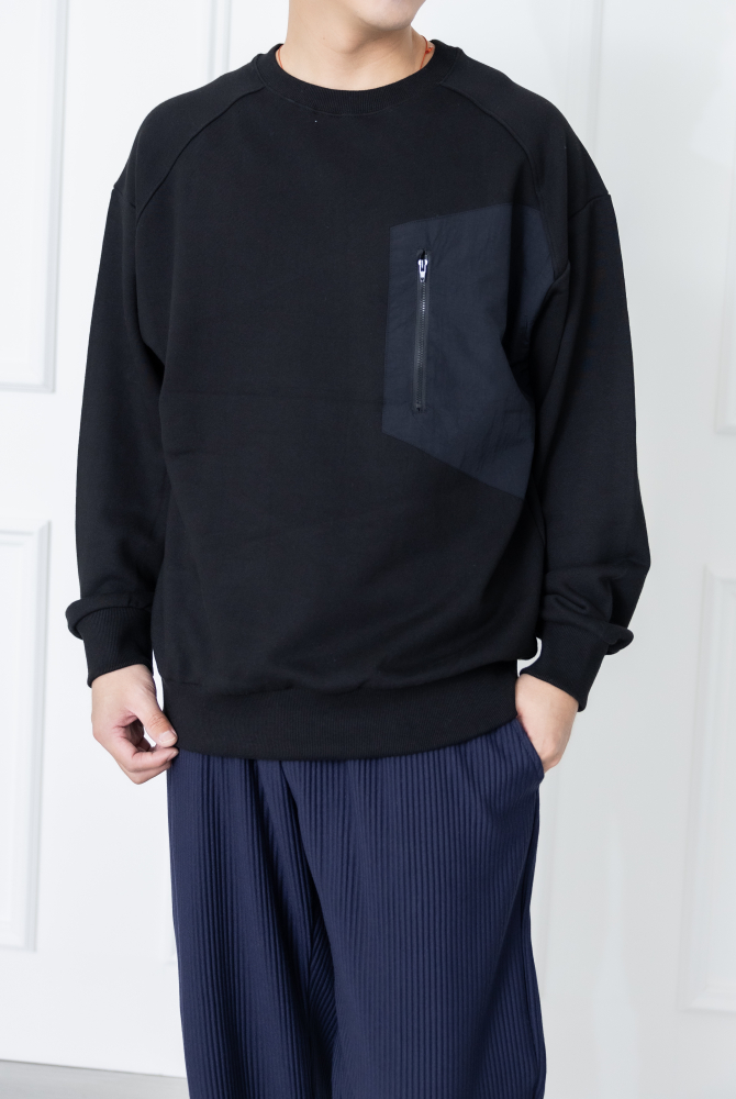 긴팔 胸前拉鍊口袋長袖上衣／黑色